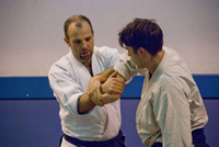 Simon Whittaker sensei - nikkyo variation (uke: Steve Bates)